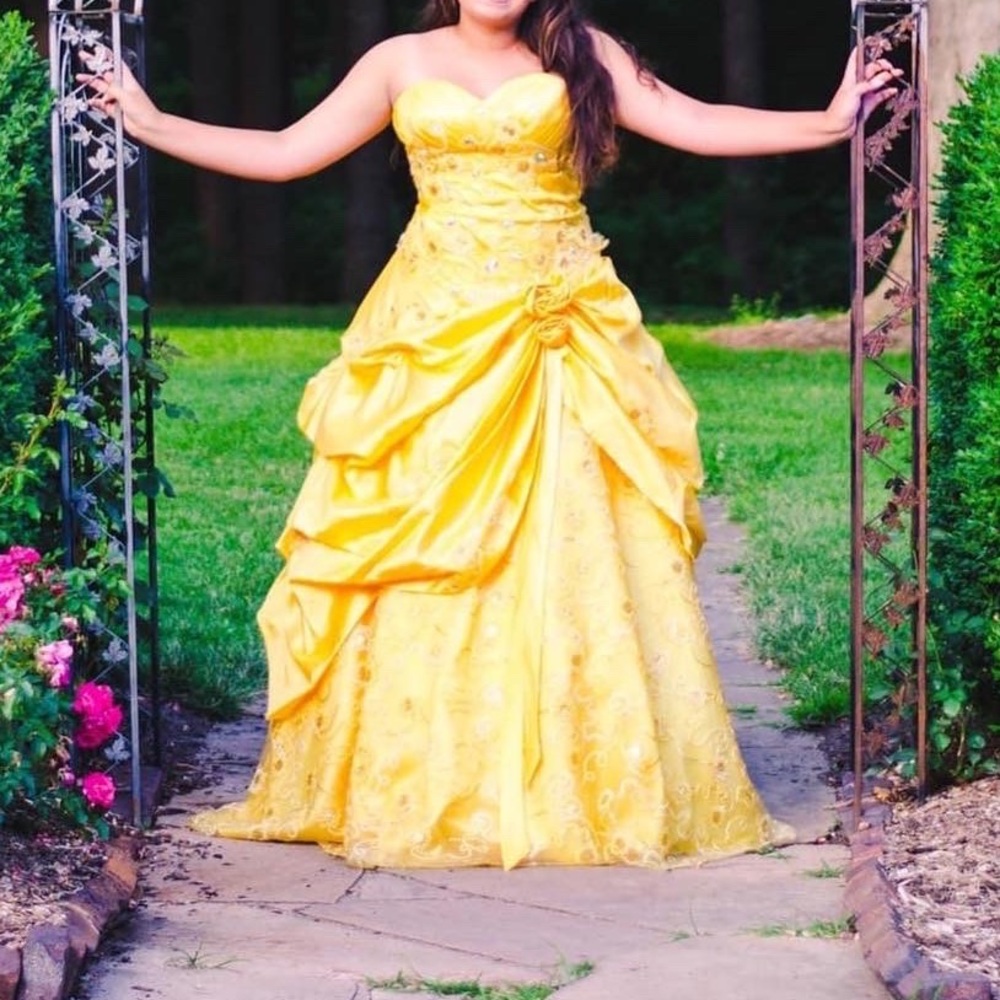 Bella themed Quincerea dress!